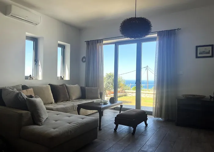Moeses House